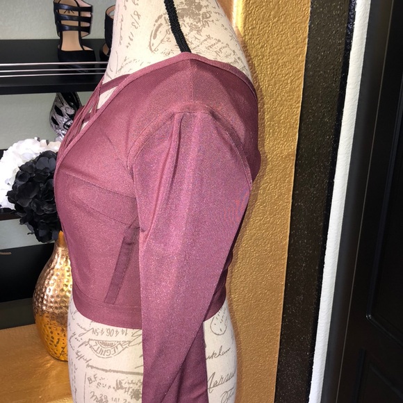 🎀Beautiful Bodycon Long Sleeve Crop Top🎀 - Picture 4 of 5